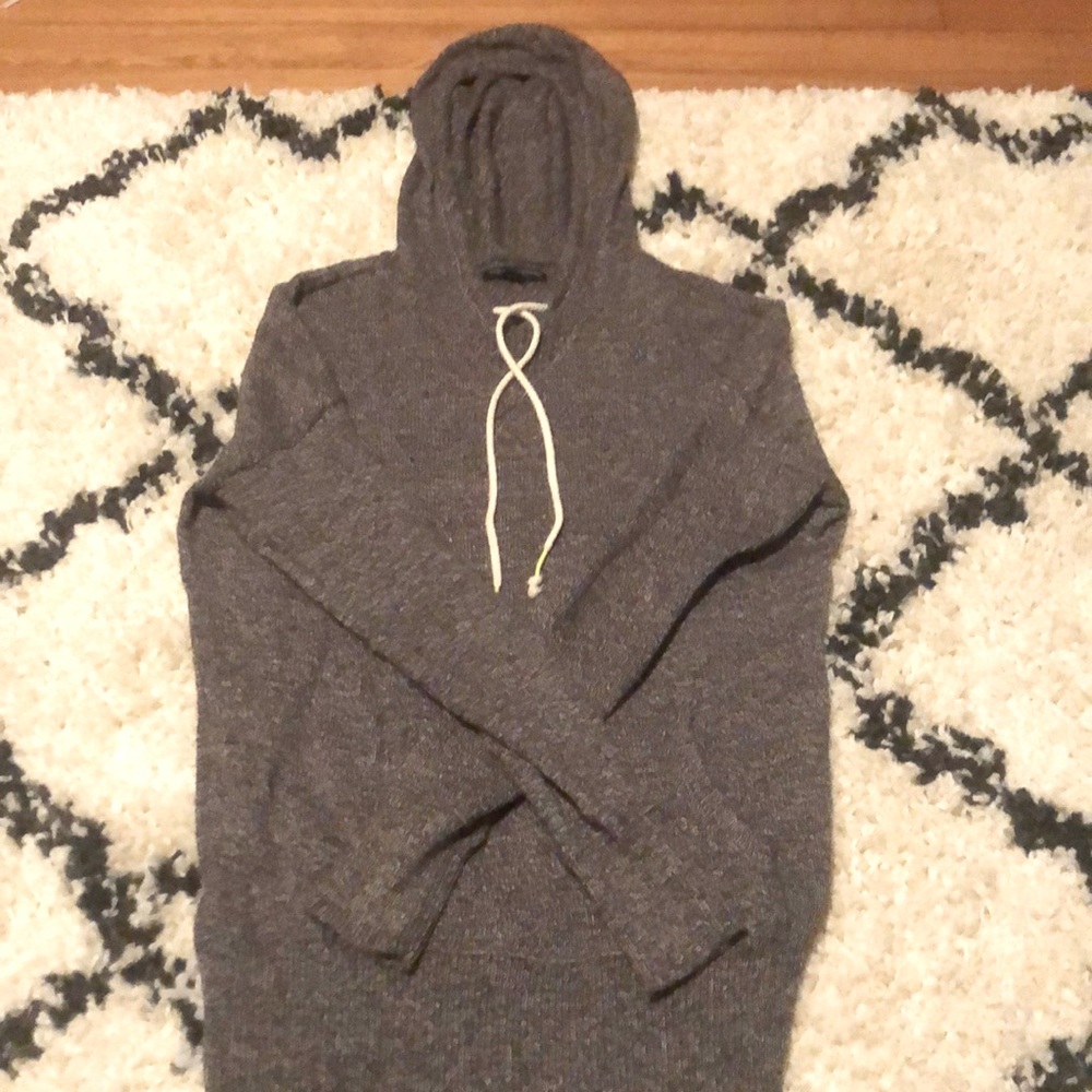 American Eagle fitted hoodie.